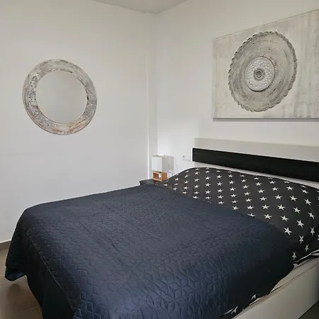 Near Moraira In 2 Apartment *