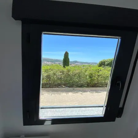 Near Moraira In 2 * Benitachell